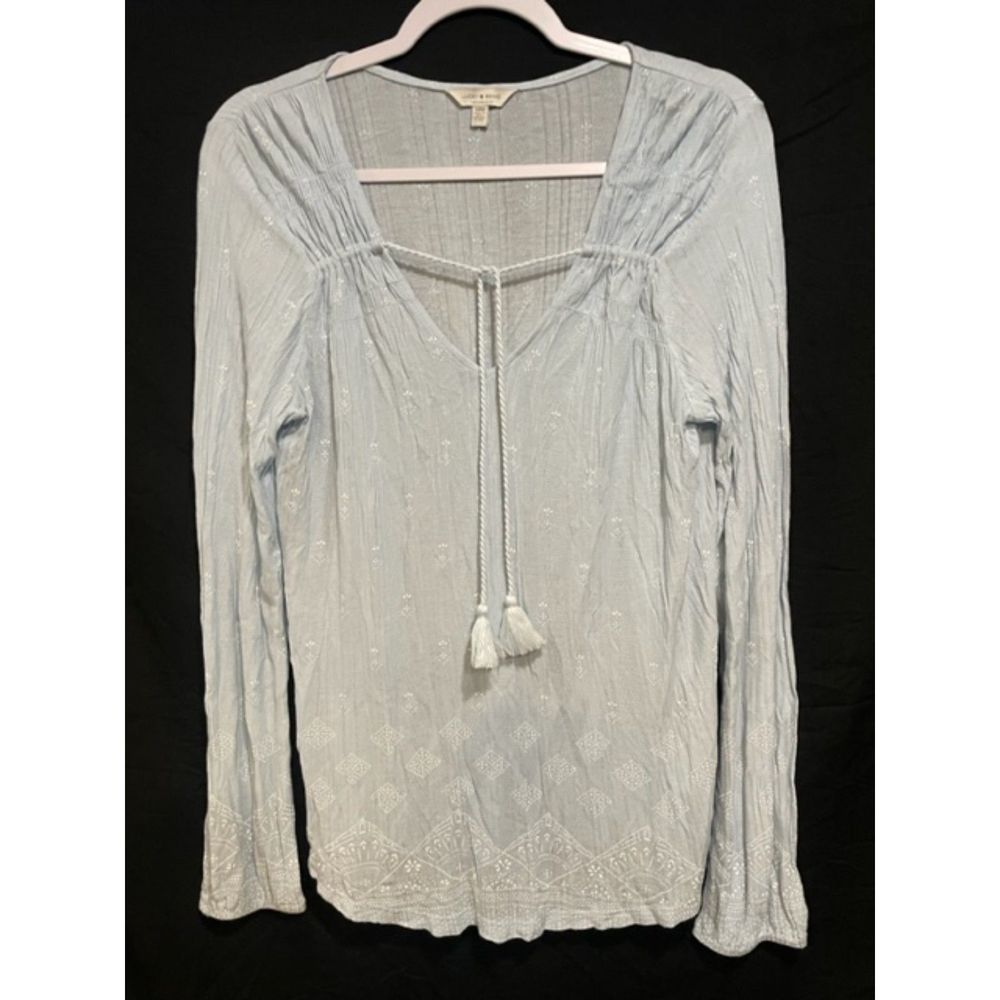 Lucky Brand NWOT Baby Blue Smocked Top Tassel Tie Medium White Design LS
